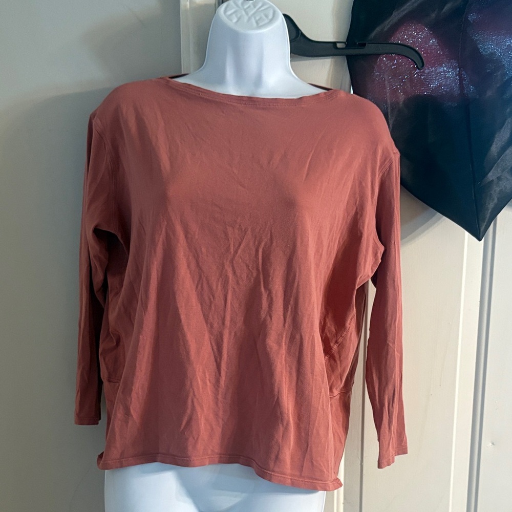 Lululemon Women’s Long-Sleeve Crewneck Top